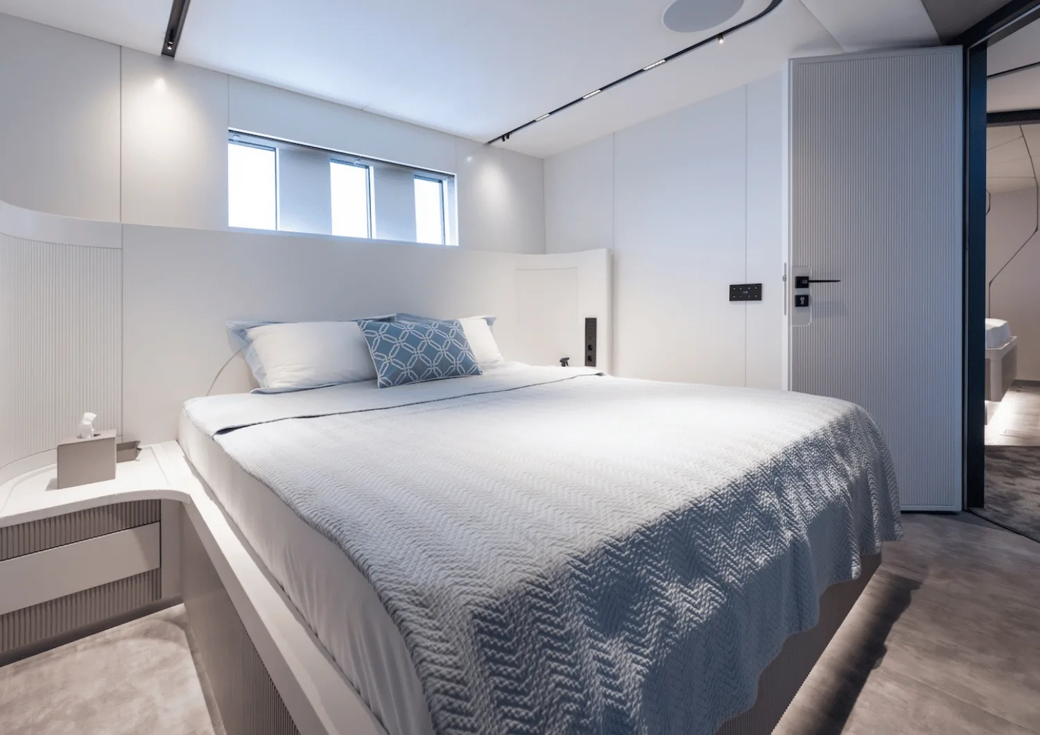 MOM-MY28 Motoryat interior - Photo 16