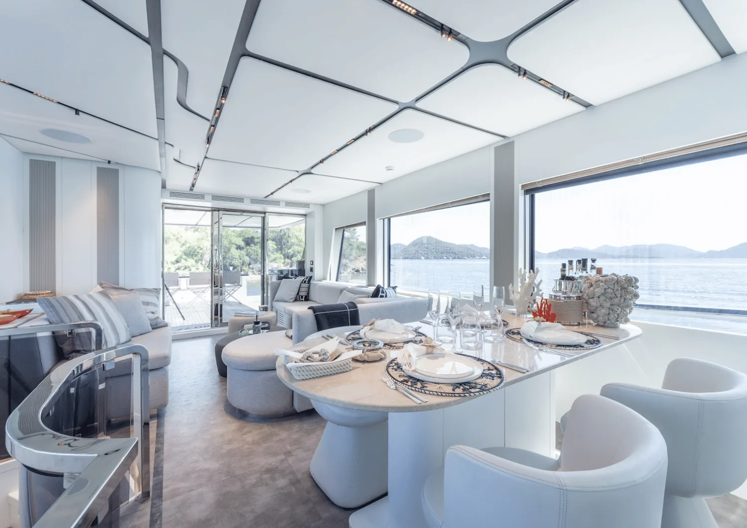 MOM-MY28 Motoryat interior - Photo 13